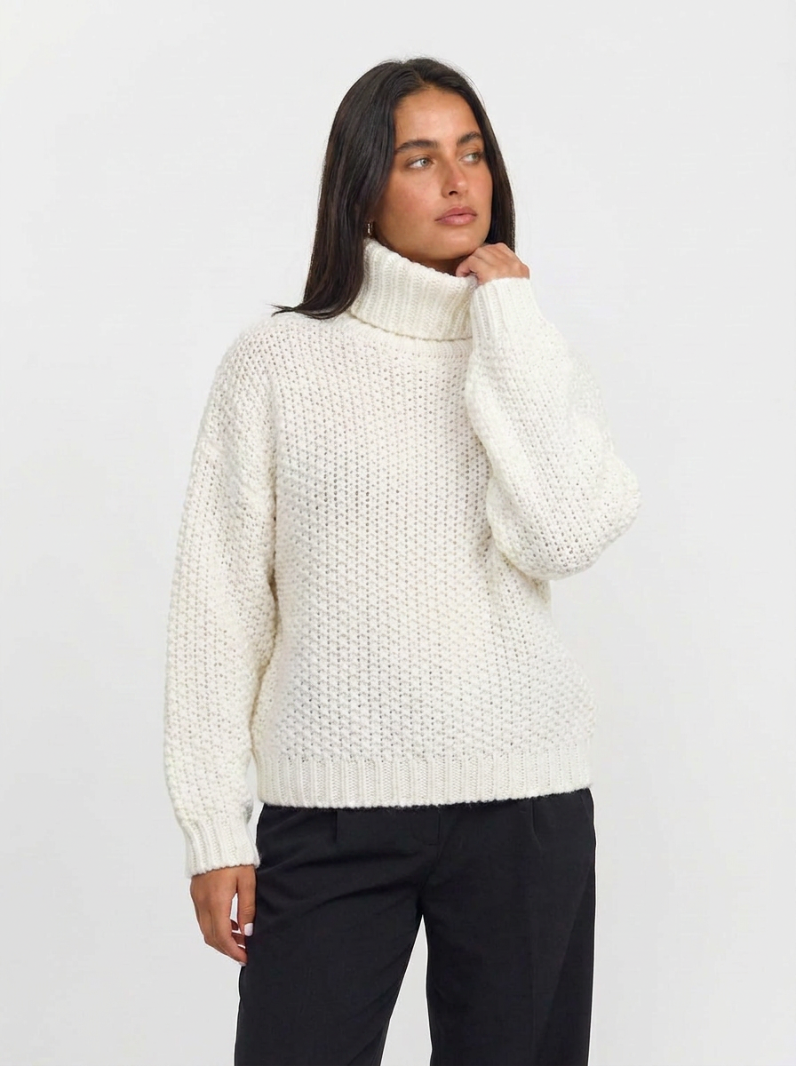 Charlotte | Chunky Knit Oversized Turtleneck Jumper 6
