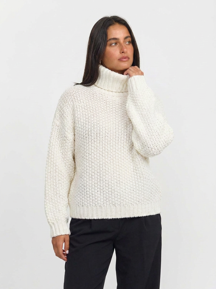 Charlotte | Chunky Knit Oversized Turtleneck Jumper 6