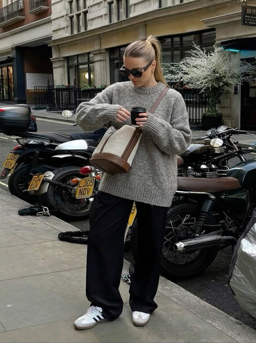 Joyce | Women's Crew Neck Sweater Knit