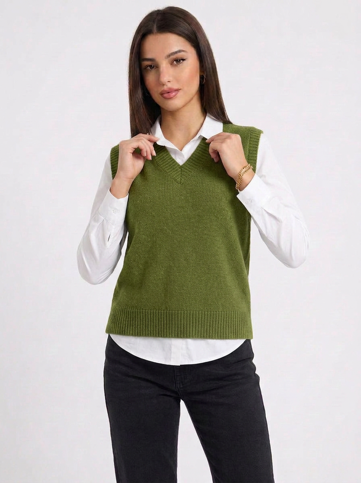 Rylee | Women's Knitted Vest with V Neck
