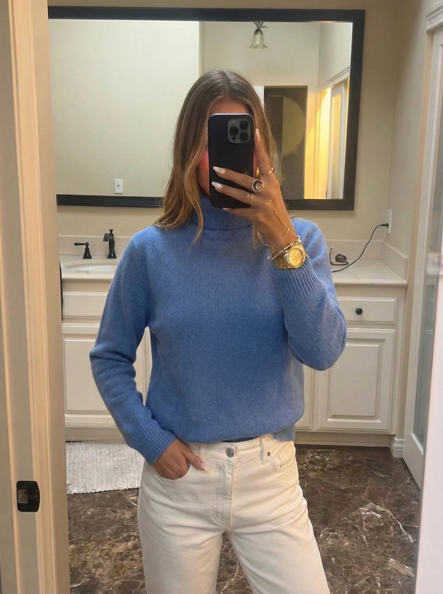 Talia | Women's Turtleneck Cashmere Sweater 1