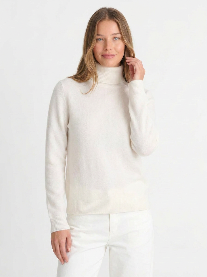 Talia | Women's Turtleneck Cashmere Sweater 8