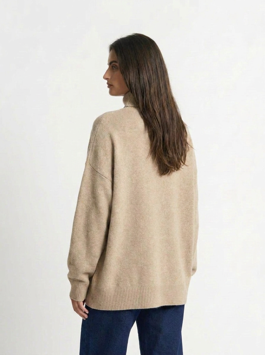 Tessa | Women's Oversized Turtleneck Cashmere Sweater 2